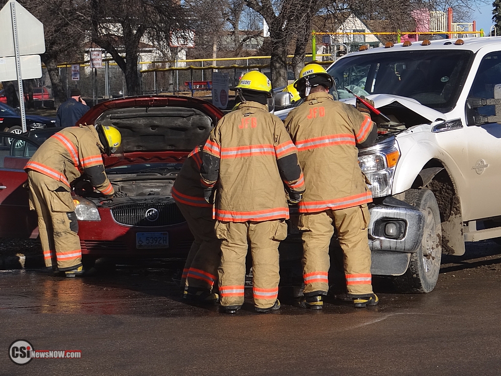 Dec 9, 2015 crash 2 Ave & 5 St SE Jametown.  CSi Photos